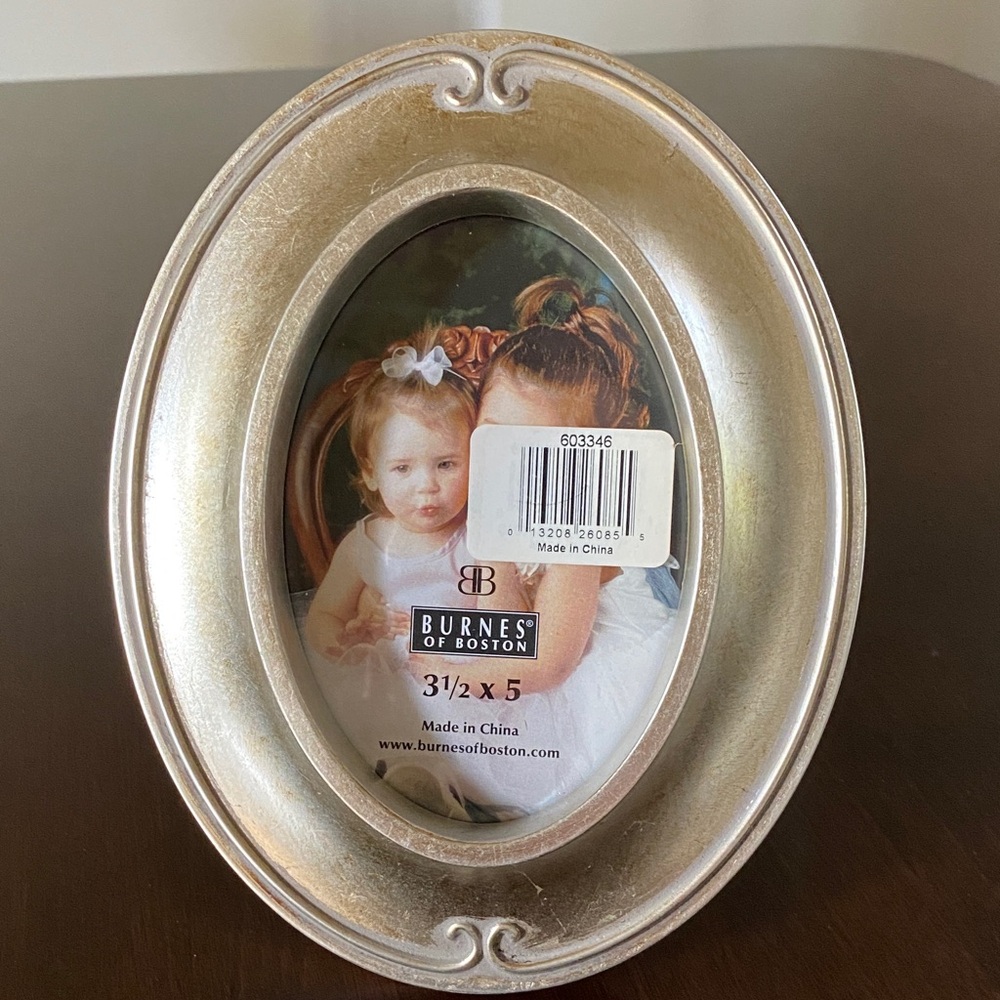 Burnes of Boston Gabriella Oval Picture Frame